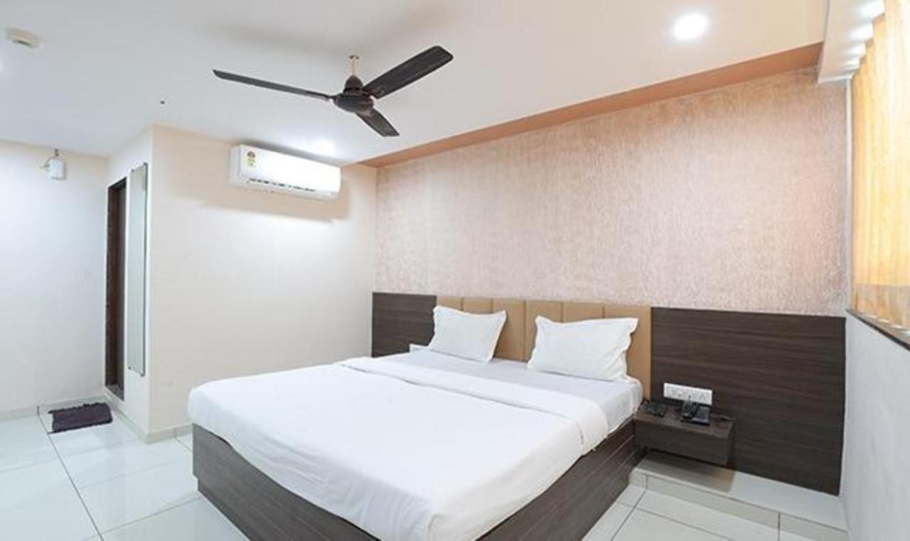 Fabhotel The Heaven Ahmedabad Esterno foto