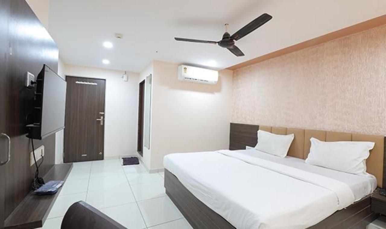 Fabhotel The Heaven Ahmedabad Esterno foto