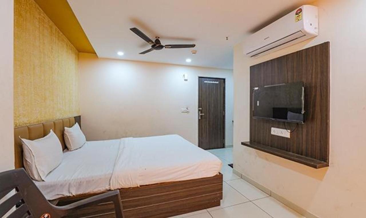 Fabhotel The Heaven Ahmedabad Esterno foto